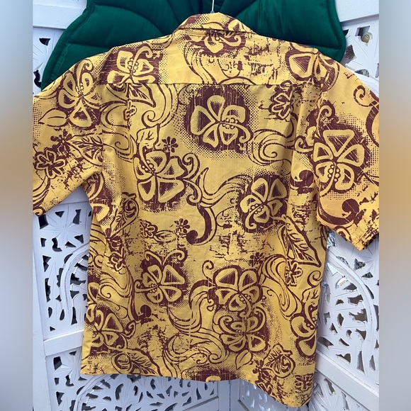 VTG Vintage mens Howie floral Hawaiian shirt. Color: Mustard yellow and brown. M - Picture 3 of 4